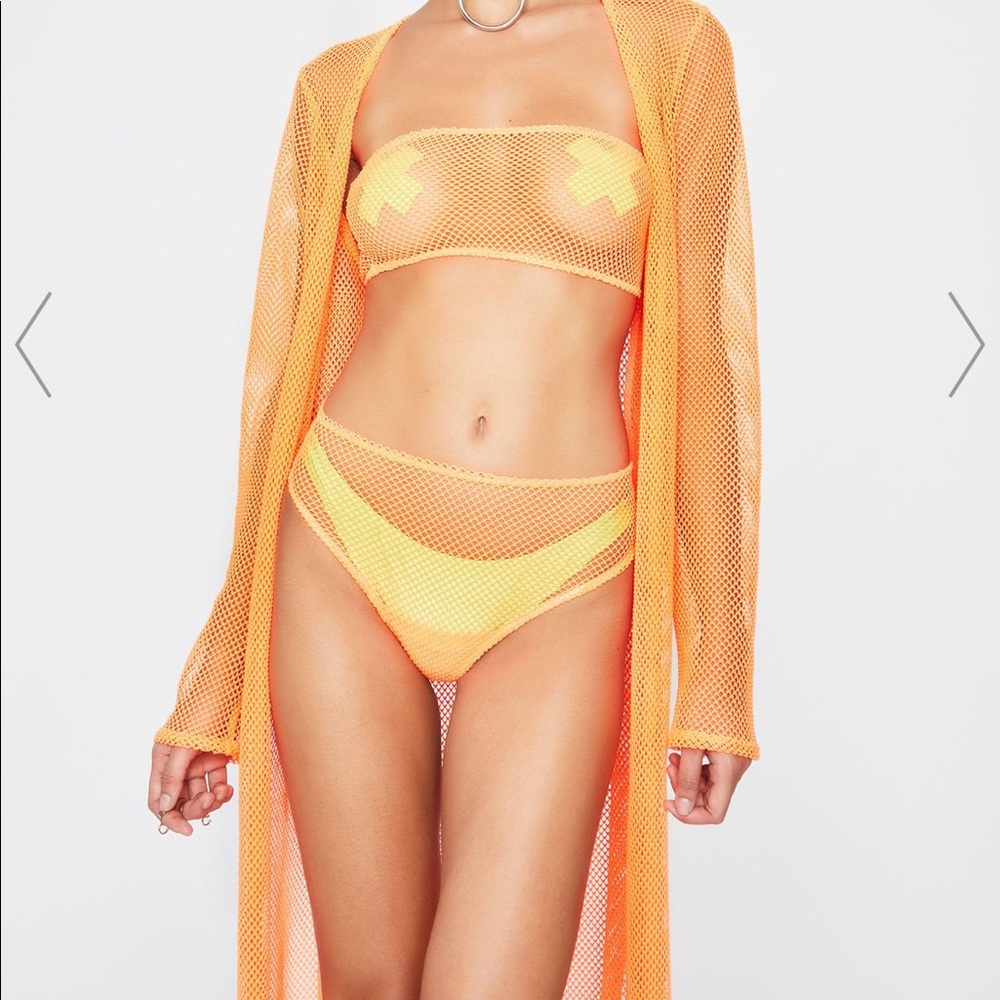 Orange mesh outfit